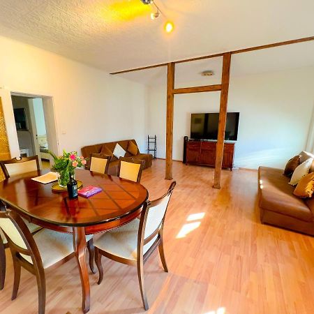 "Casa20200" 2 X Apartments Je 150Qm Fuer Business, Familien, Gruppen, Handwerker 15Min Von Berlin, Erdbeerhof, Outlet B5, 5Min Vom See Falkensee !! 2 Apartment Each 150Qm For Business , Families 15Min From Berlin!! Eksteriør bilde