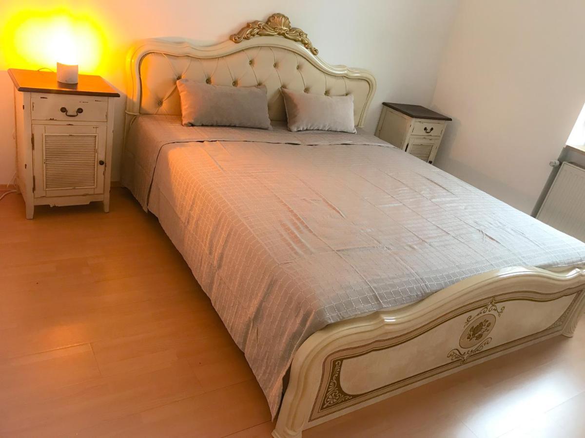 "Casa20200" 2 X Apartments Je 150Qm Fuer Business, Familien, Gruppen, Handwerker 15Min Von Berlin, Erdbeerhof, Outlet B5, 5Min Vom See Falkensee !! 2 Apartment Each 150Qm For Business , Families 15Min From Berlin!! Eksteriør bilde