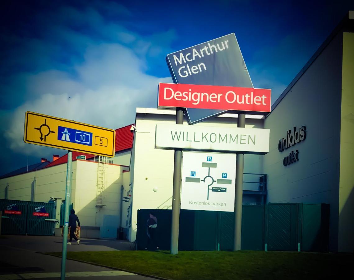"Casa20200" 2 X Apartments Je 150Qm Fuer Business, Familien, Gruppen, Handwerker 15Min Von Berlin, Erdbeerhof, Outlet B5, 5Min Vom See Falkensee !! 2 Apartment Each 150Qm For Business , Families 15Min From Berlin!! Eksteriør bilde
