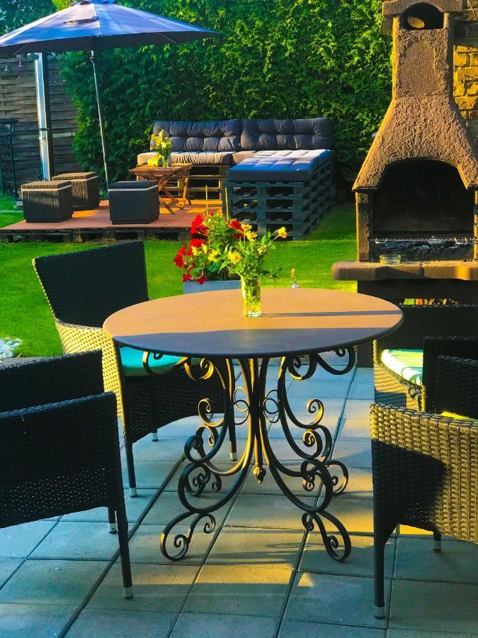 "Casa20200" 2 X Apartments Je 150Qm Fuer Business, Familien, Gruppen, Handwerker 15Min Von Berlin, Erdbeerhof, Outlet B5, 5Min Vom See Falkensee !! 2 Apartment Each 150Qm For Business , Families 15Min From Berlin!! Eksteriør bilde