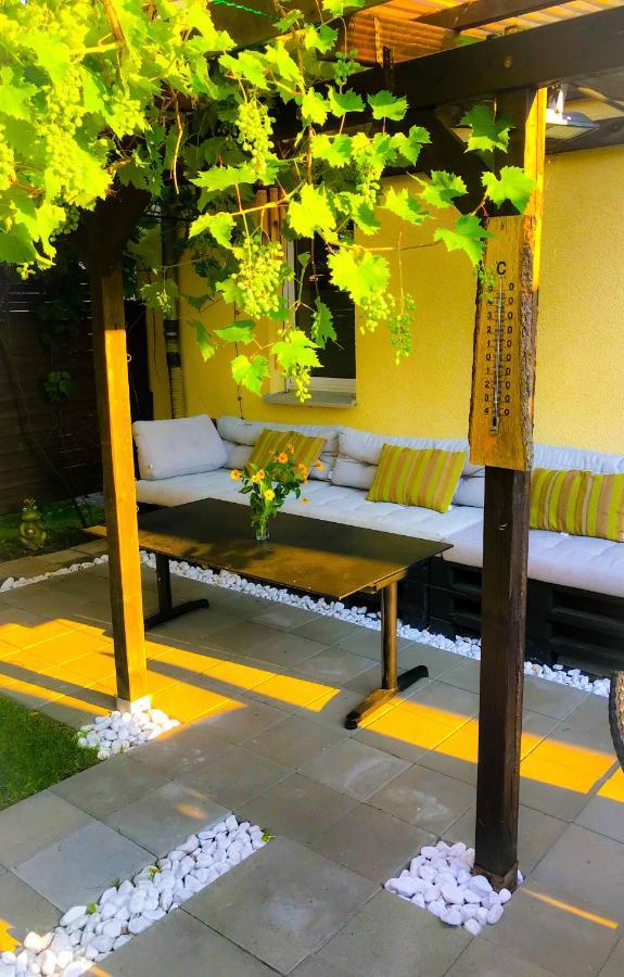 "Casa20200" 2 X Apartments Je 150Qm Fuer Business, Familien, Gruppen, Handwerker 15Min Von Berlin, Erdbeerhof, Outlet B5, 5Min Vom See Falkensee !! 2 Apartment Each 150Qm For Business , Families 15Min From Berlin!! Eksteriør bilde