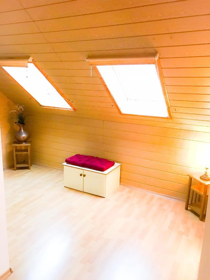 "Casa20200" 2 X Apartments Je 150Qm Fuer Business, Familien, Gruppen, Handwerker 15Min Von Berlin, Erdbeerhof, Outlet B5, 5Min Vom See Falkensee !! 2 Apartment Each 150Qm For Business , Families 15Min From Berlin!! Eksteriør bilde