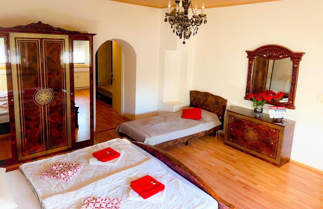 "Casa20200" 2 X Apartments Je 150Qm Fuer Business, Familien, Gruppen, Handwerker 15Min Von Berlin, Erdbeerhof, Outlet B5, 5Min Vom See Falkensee !! 2 Apartment Each 150Qm For Business , Families 15Min From Berlin!! Eksteriør bilde